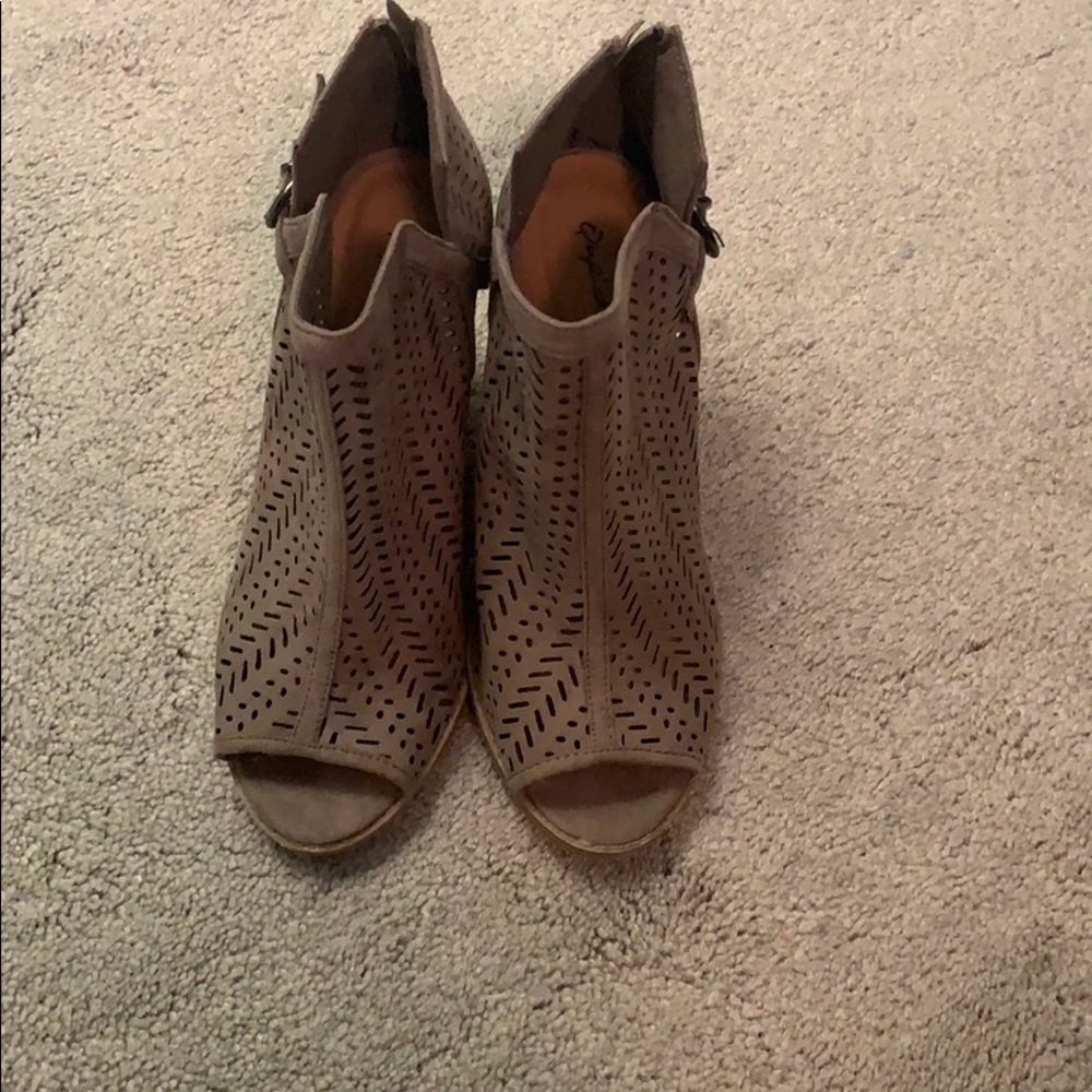 qupid designed booties